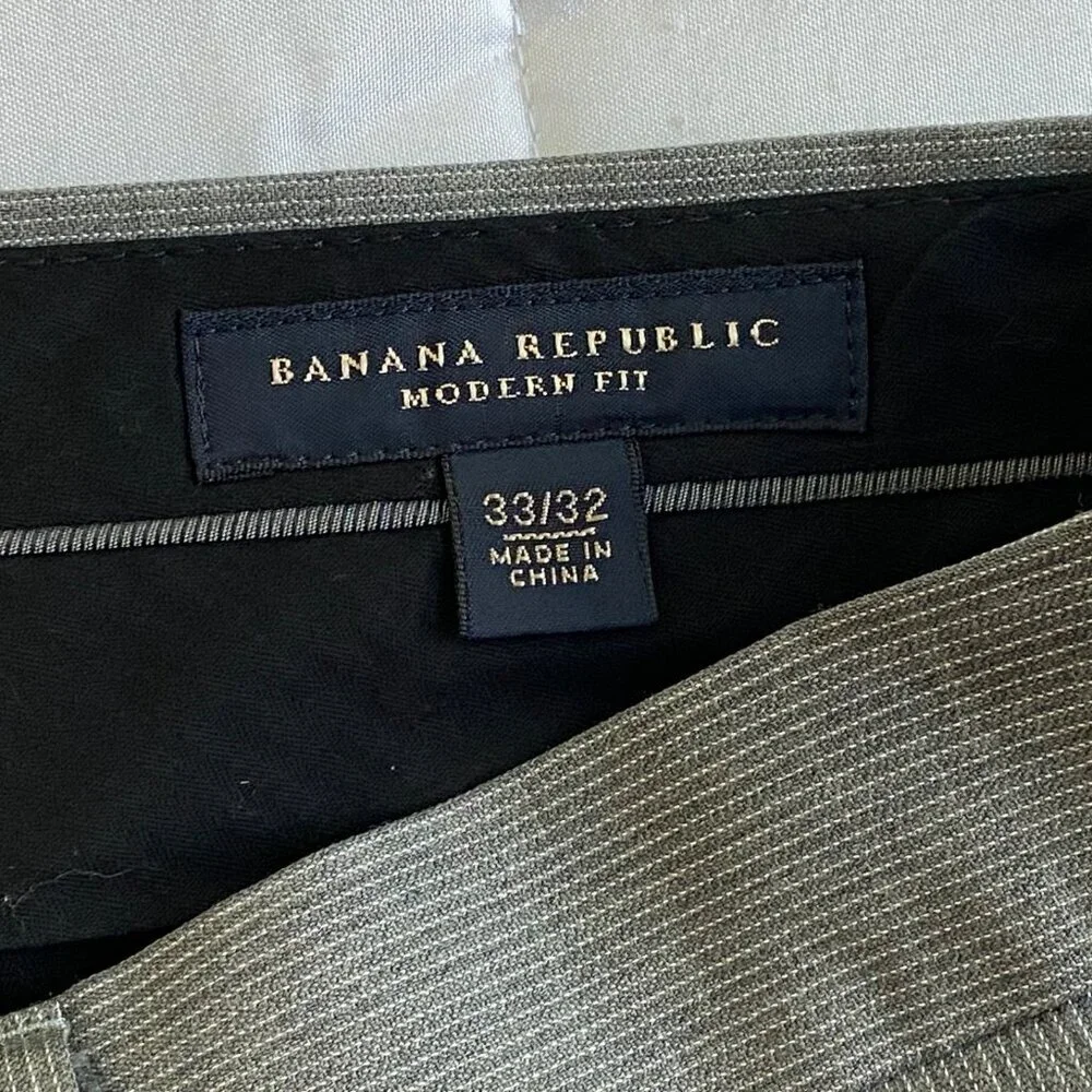 Banana Republic Modern Fit Pants Mens 33 Wool Blend Flat Front Cuffs Gray Stripe